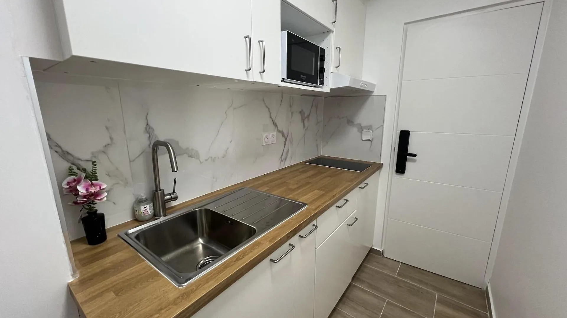 Villa Evasion &3 Le Luxe Au Bord De L'Eau Nice Apartment